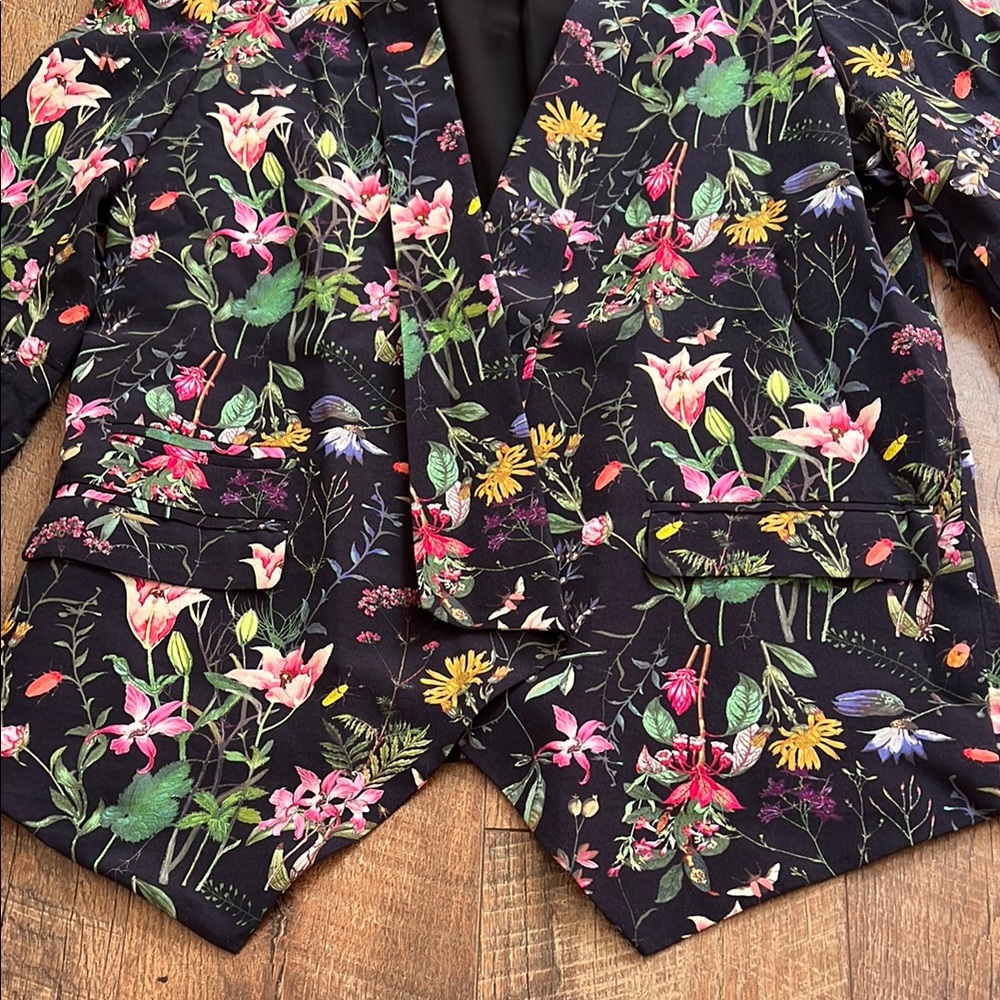 Floral Black Blazer - Picture 6 of 9